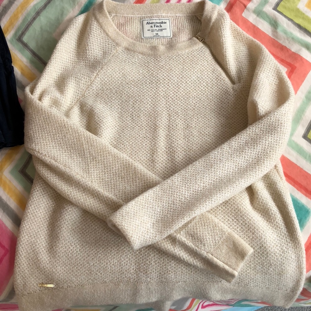 Abercrombie sweater with small gold zipper